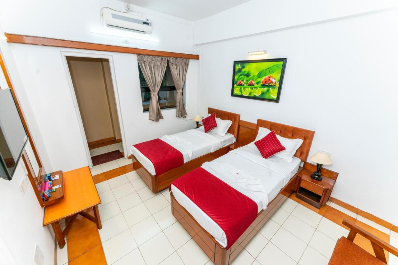 Hotel Green Field Satara Extérieur photo
